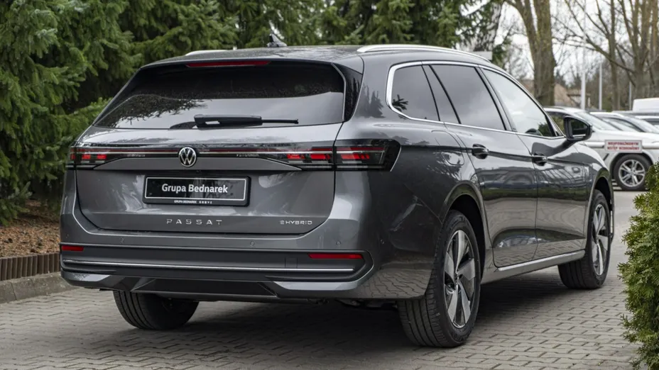 VOLKSWAGEN Passat -