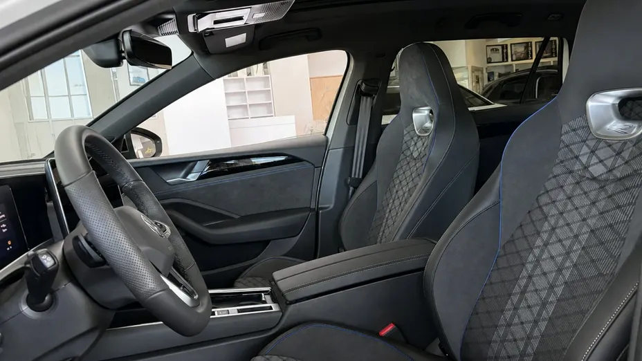 VOLKSWAGEN Passat -