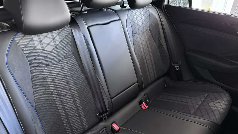 VOLKSWAGEN Passat -