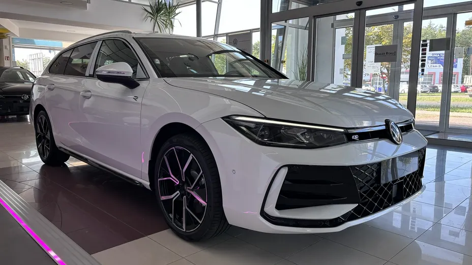 VOLKSWAGEN Passat -