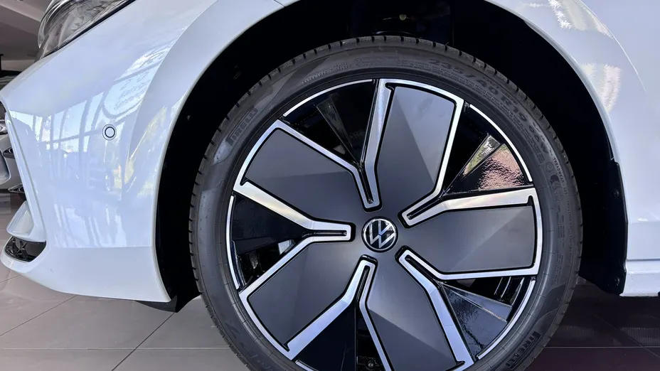 VOLKSWAGEN Passat -