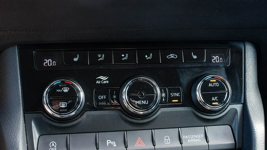 SKODA Karoq -