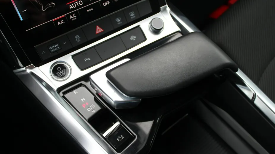 AUDI Q8 / E-Tron -