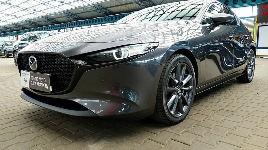 MAZDA 3 -