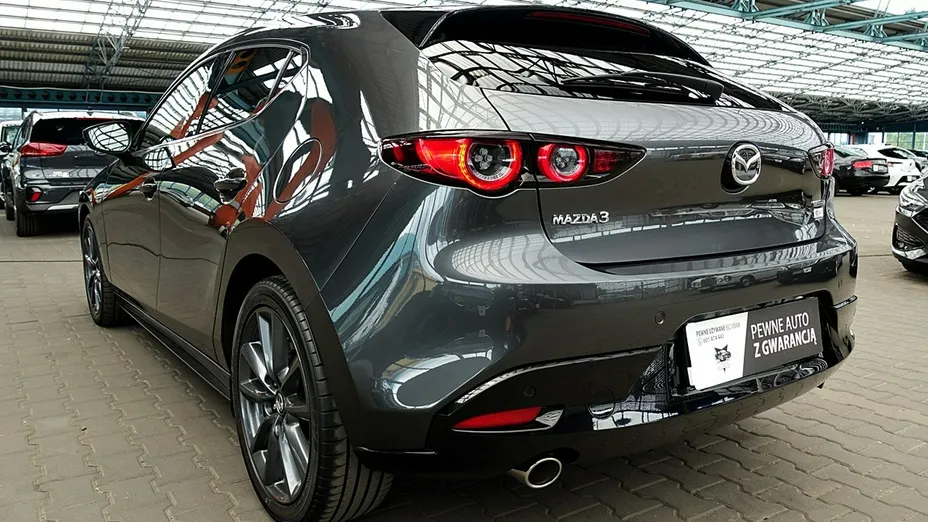MAZDA 3 -