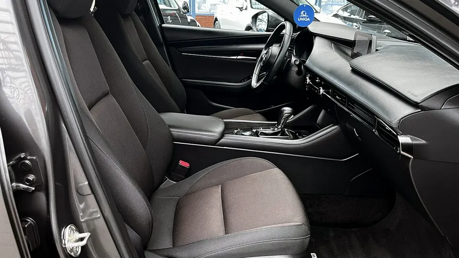 MAZDA 3 -