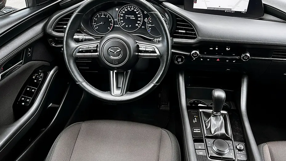 MAZDA 3 -