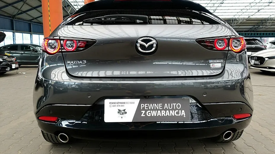 MAZDA 3 -