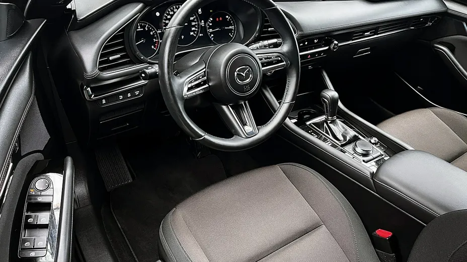 MAZDA 3 -