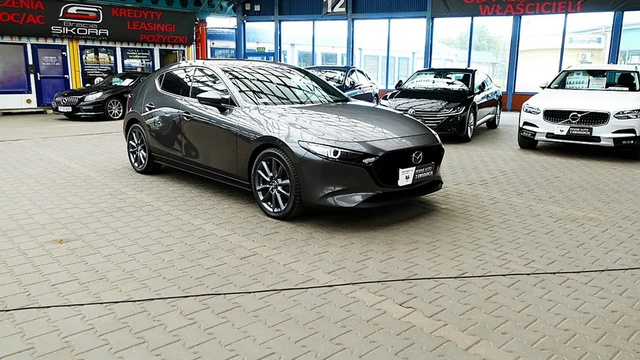 MAZDA 3 -