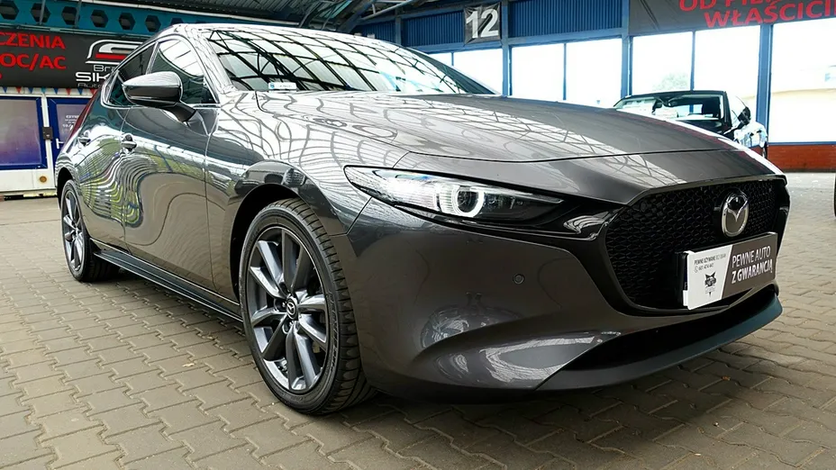 MAZDA 3 -
