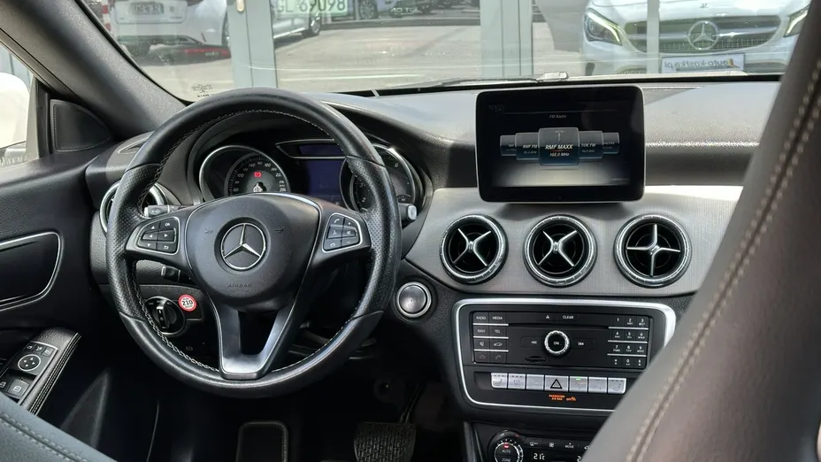 MERCEDES-BENZ CLA -