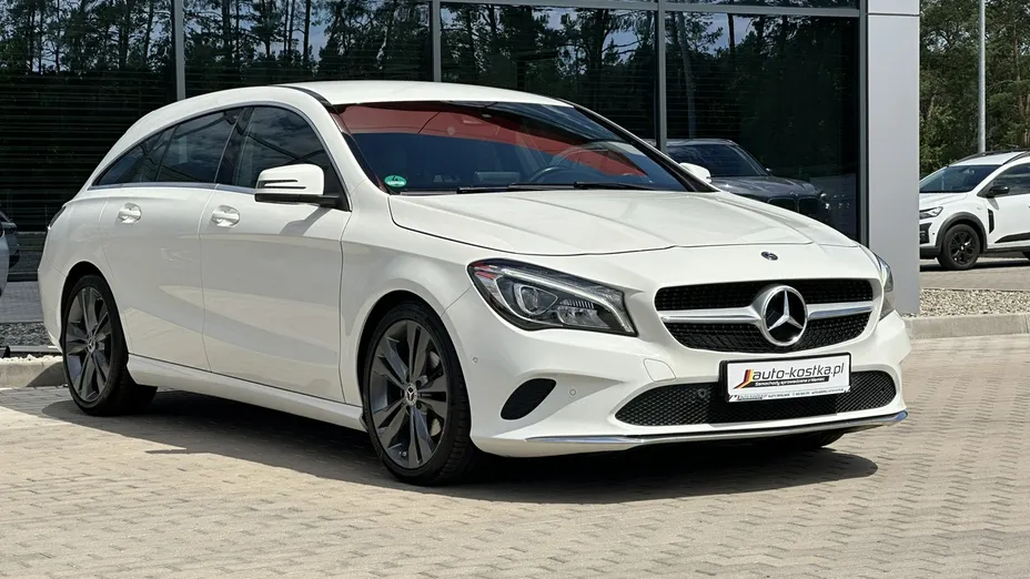 MERCEDES-BENZ CLA -