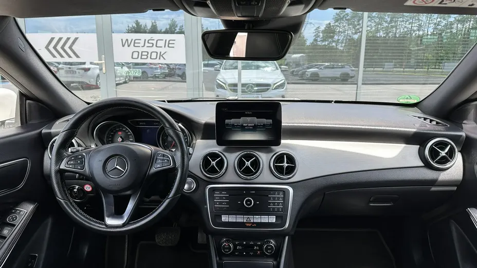 MERCEDES-BENZ CLA -