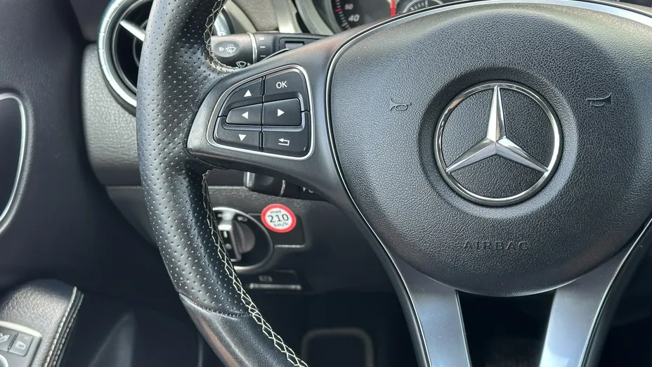 MERCEDES-BENZ CLA -