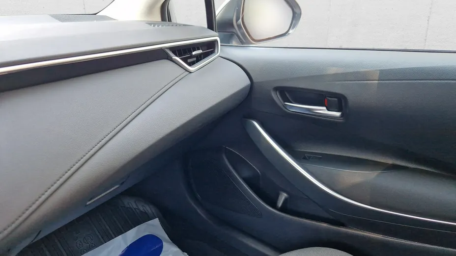 TOYOTA Corolla -