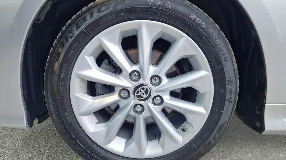 TOYOTA Corolla -