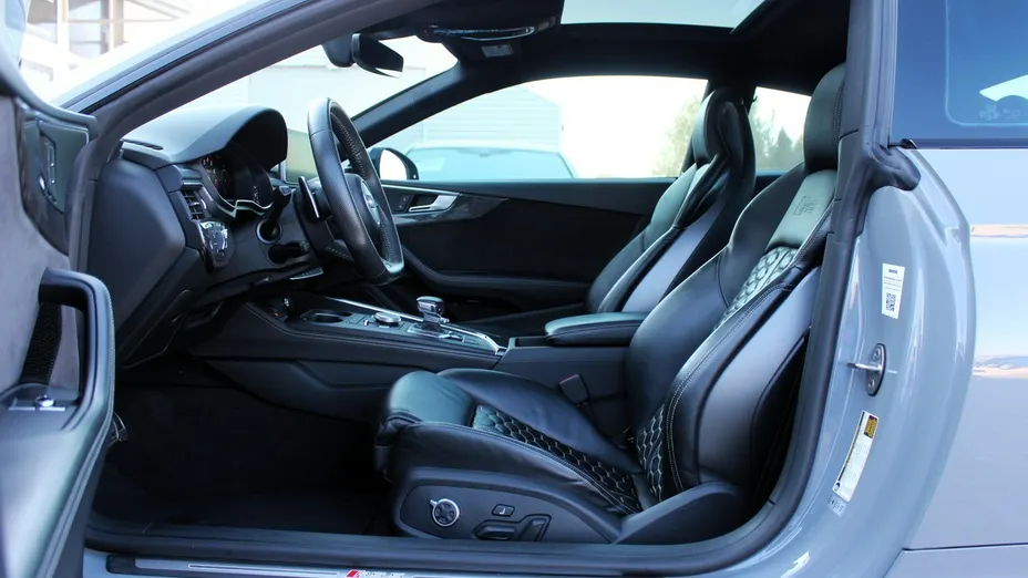 AUDI RS5 -