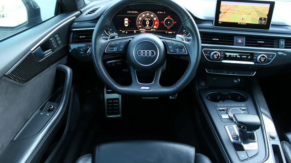 AUDI RS5 -