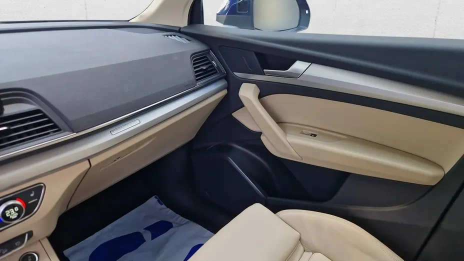 AUDI Q5 -