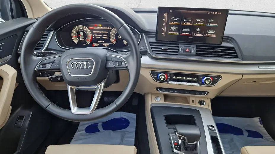 AUDI Q5 -