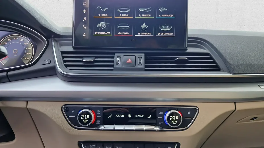 AUDI Q5 -