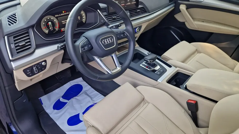 AUDI Q5 -