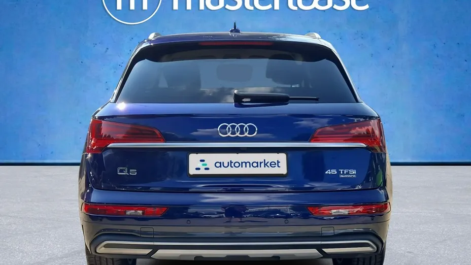 AUDI Q5 -