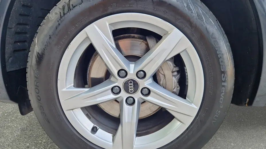 AUDI Q5 -