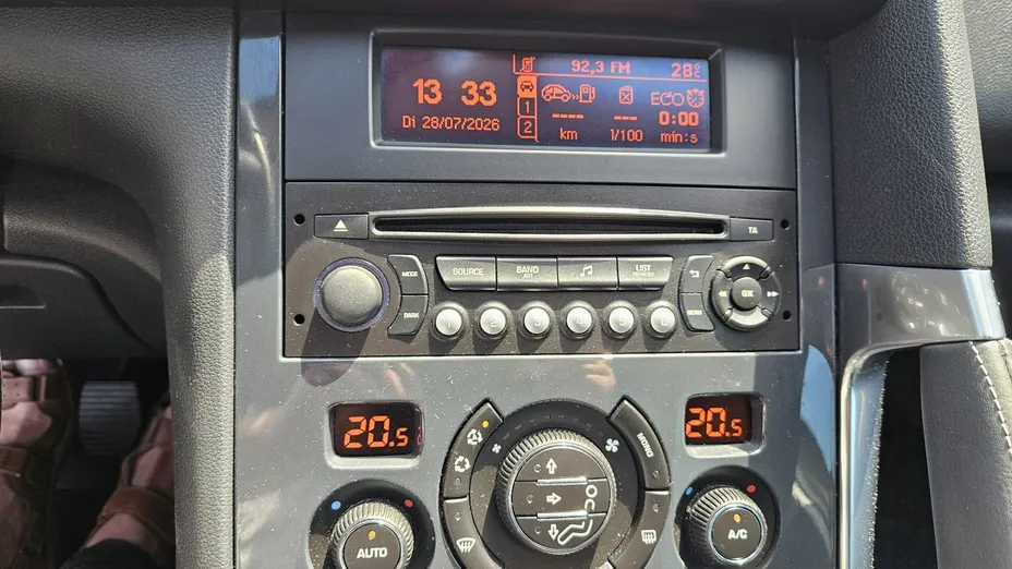 PEUGEOT 3008 -