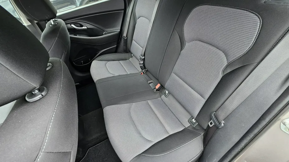 HYUNDAI i30 -