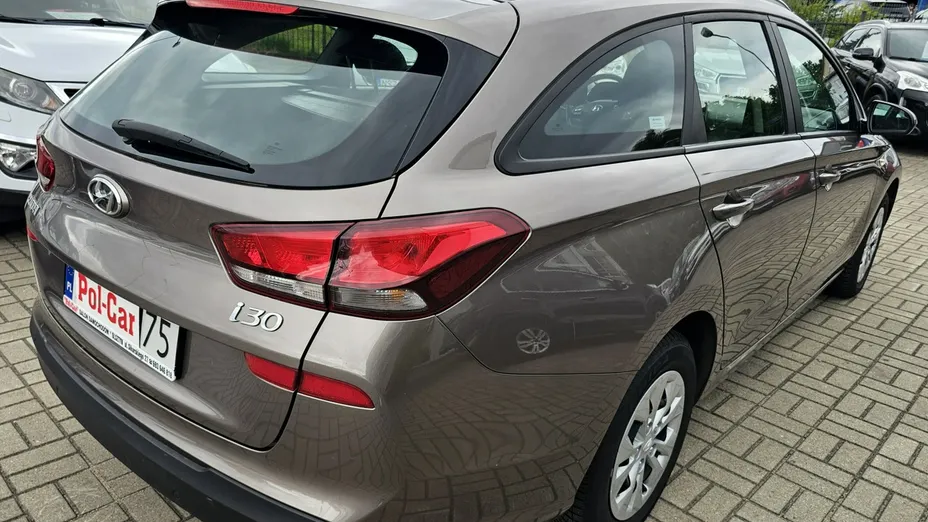 HYUNDAI i30 -