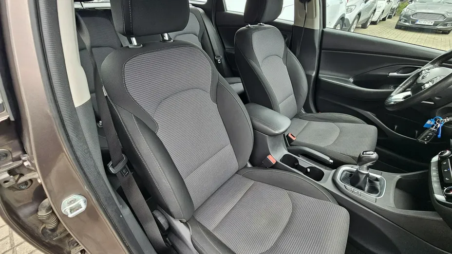 HYUNDAI i30 -