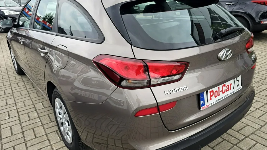 HYUNDAI i30 -