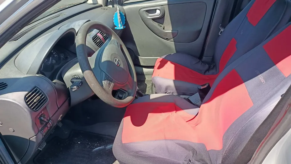 OPEL Corsa -