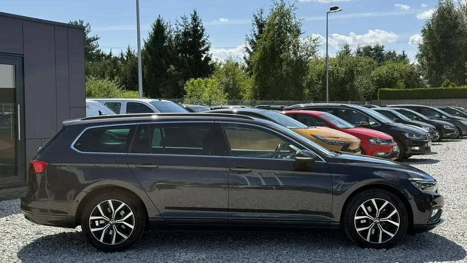 VOLKSWAGEN Passat -