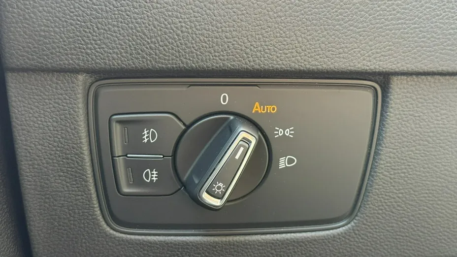 VOLKSWAGEN Passat -