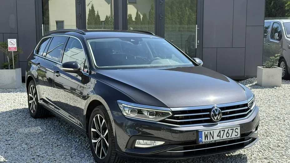 VOLKSWAGEN Passat -