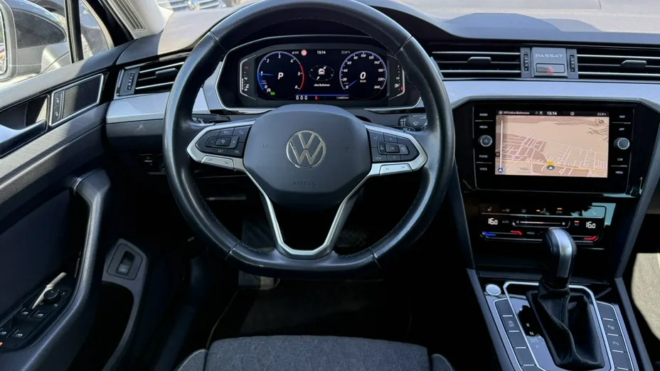 VOLKSWAGEN Passat -