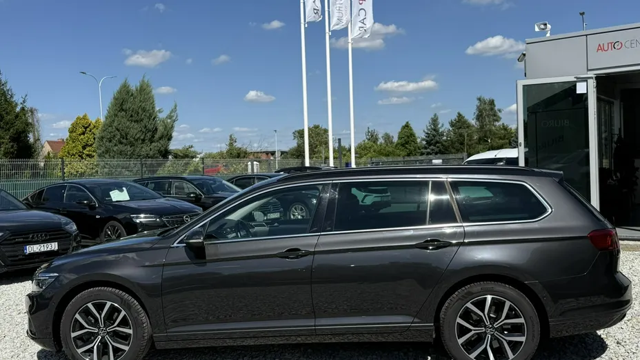 VOLKSWAGEN Passat -
