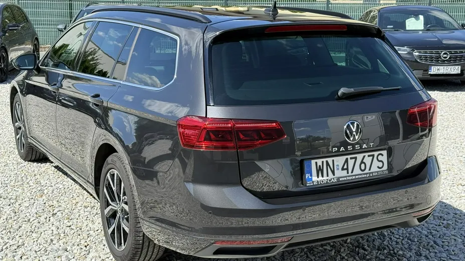 VOLKSWAGEN Passat -