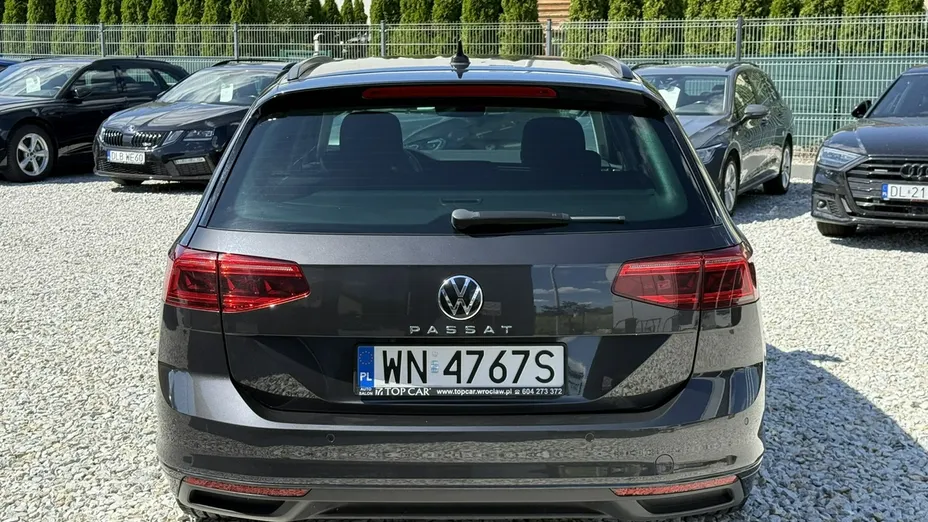 VOLKSWAGEN Passat -