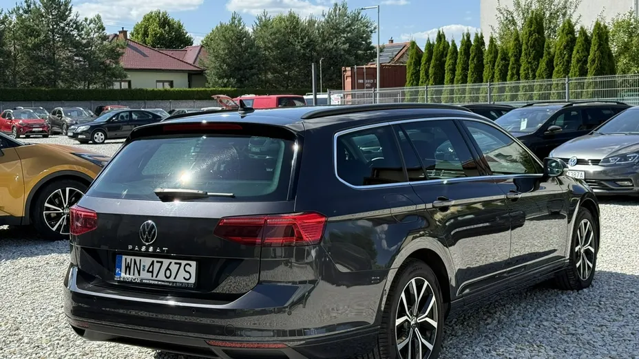 VOLKSWAGEN Passat -