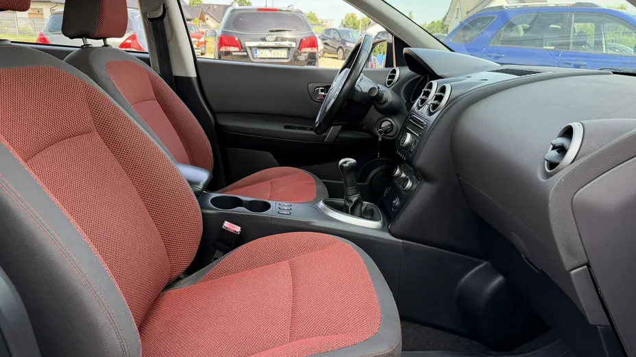 NISSAN Qashqai -
