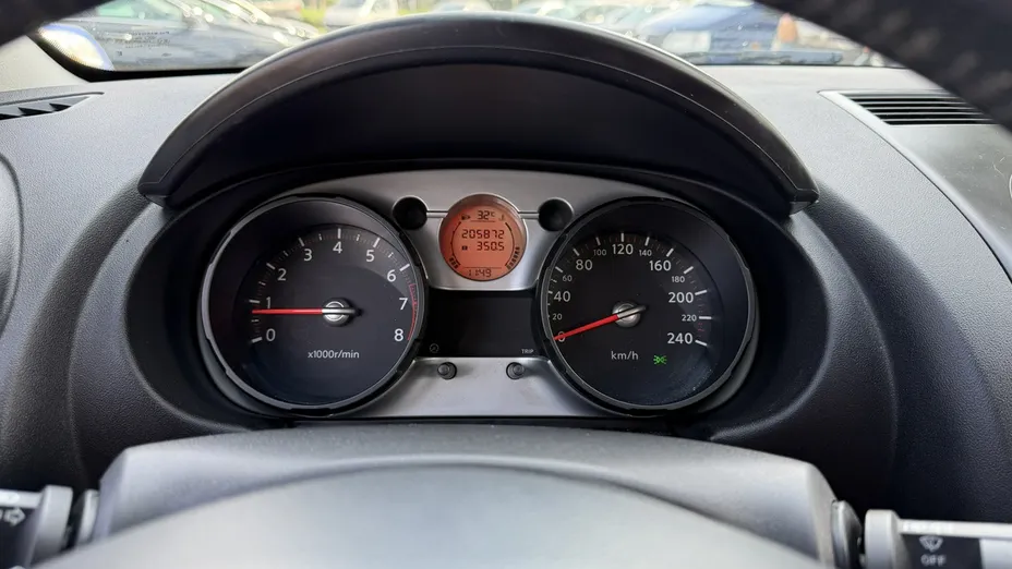 NISSAN Qashqai -