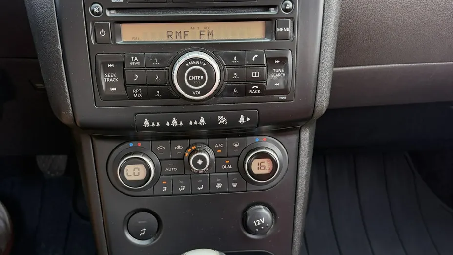 NISSAN Qashqai -