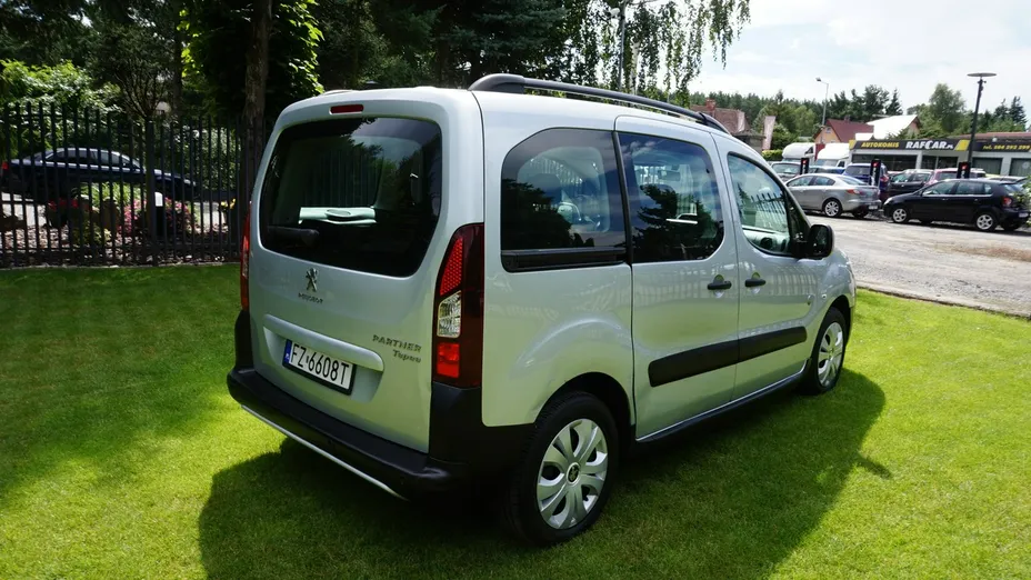 PEUGEOT Partner -