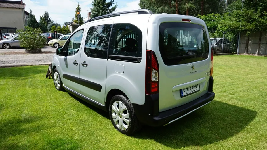 PEUGEOT Partner -