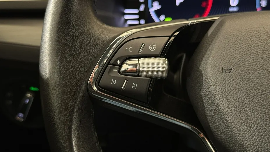 SKODA Superb -