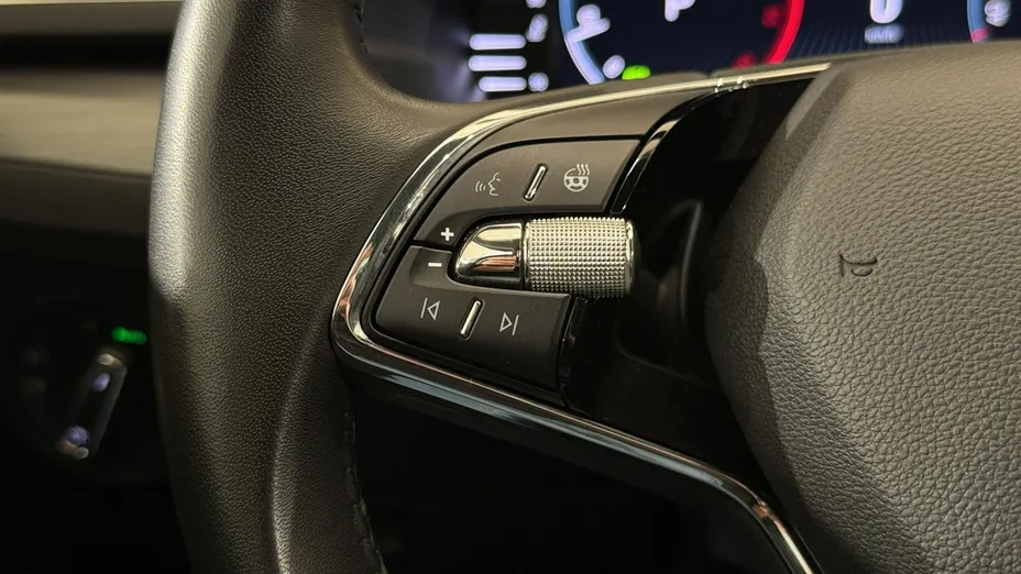 SKODA Superb -